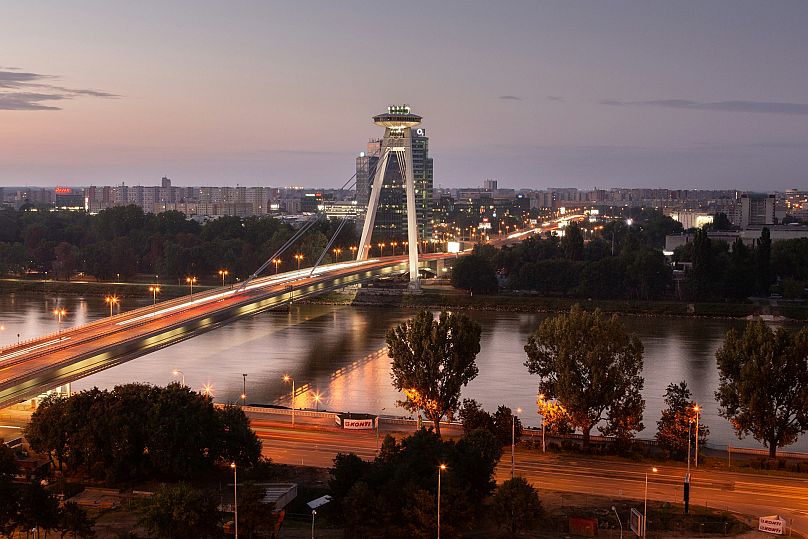 Bratislava est parfaitement placée sur les rives du Danube 