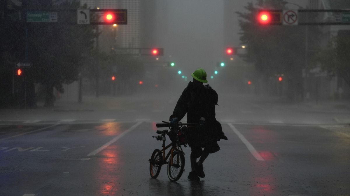 L'ouragan Milton frappe le sud-est des États-Unis – en images