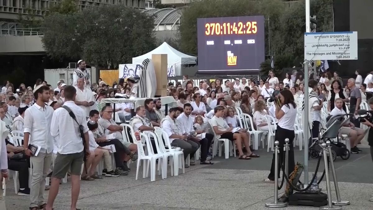 Prayers in Tel Aviv on Yom Kippur for the hostages still held by Hamas in Gaza, 11 October, 2024