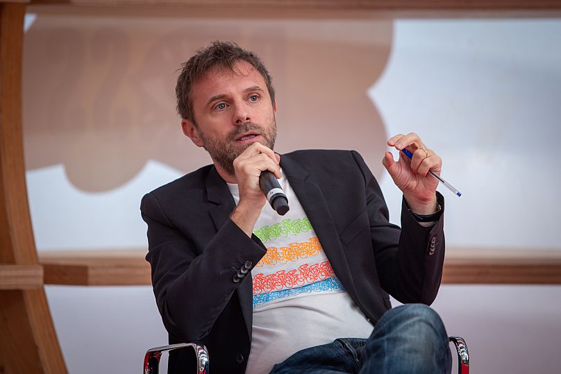 Antonio Scurati parle à la foire