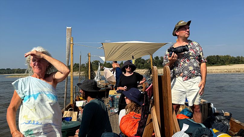 Artistes à bord d'un des bateaux Liquid Becomings