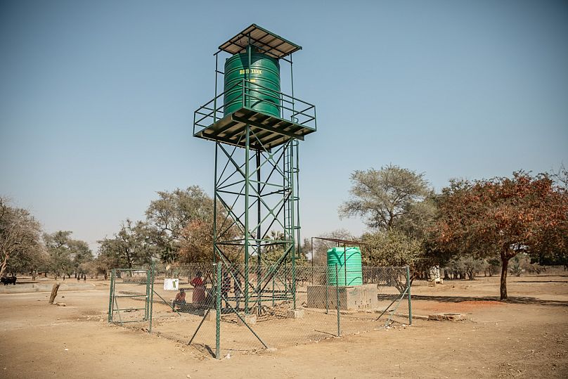 		Un château d'eau dans la communauté de Nteme le 12 septembre 2024 dans le district de Monze, en Zambie.