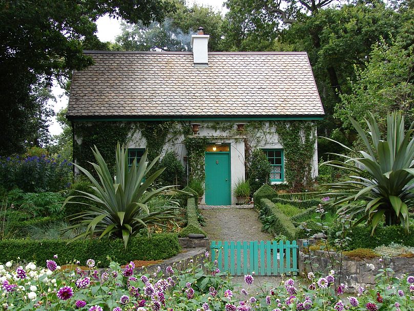  La meilleure façon de découvrir le voyage JOMO est de séjourner dans une charmante maison de plage, un lodge isolé au bord d'un lac ou une ferme de campagne rustique. 