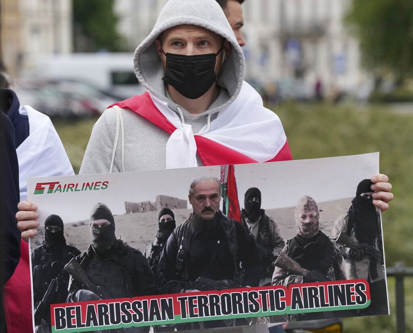 Manifestants après l'arrestation de Roman Protassevitch