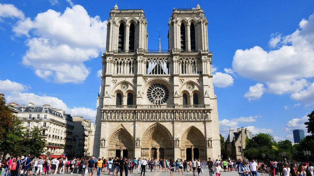 Notre-Dame entrance fee proposed to fund urgent repairs