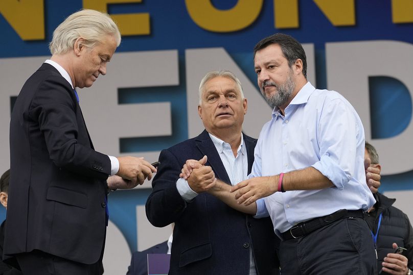 Matteo Salvini, à droite, le Premier ministre hongrois Viktor Orbán, au centre, et le chef du Parti d'extrême droite néerlandais pour la liberté Geert Wilders à Pontida, le 6 octobre 2024.