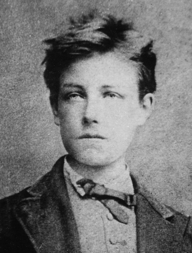 Poète aux semelles de vents, Arthur Rimbaud emporta avec elles jusqu'au bout du monde un peu de la terre de ses Ardennes. Il y a 170 ans, il y naissait. Une vie de bohème et d'illuminations qui éclaire encore aujourd'hui la poésie française.