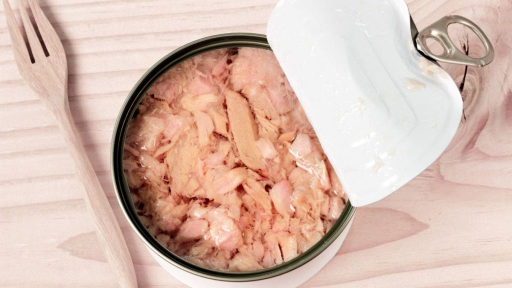 French NGOs are raising the alarm about mercury concentration in canned tuna.