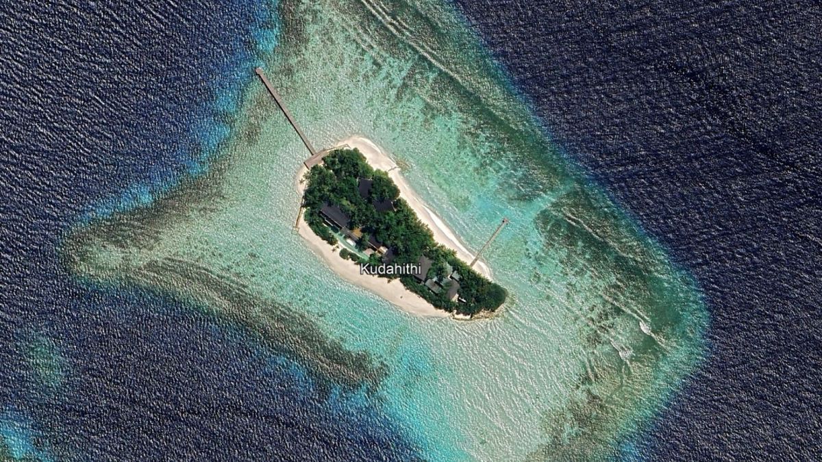 Kudahithi Sands will be auctioned as a single, isolated private island.