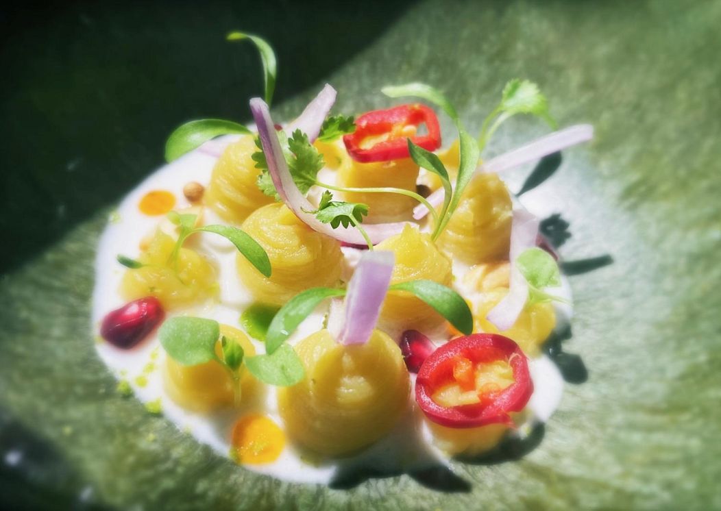 Ceviche de patates douces avec leche de tigre et combava au citron vert japonais