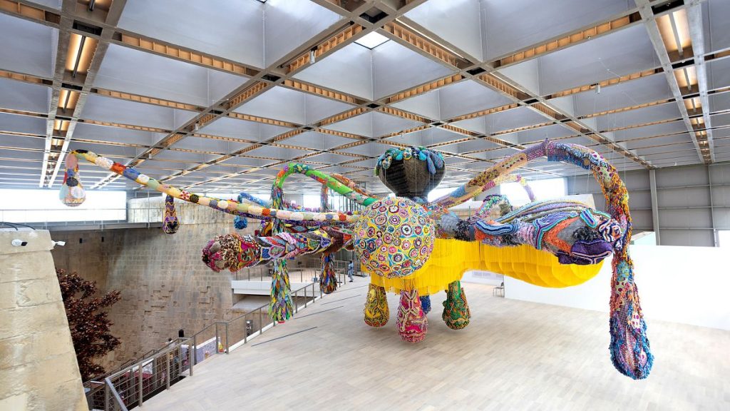 Joana Vasconcelos, Valkyrie Mumbet, 2020