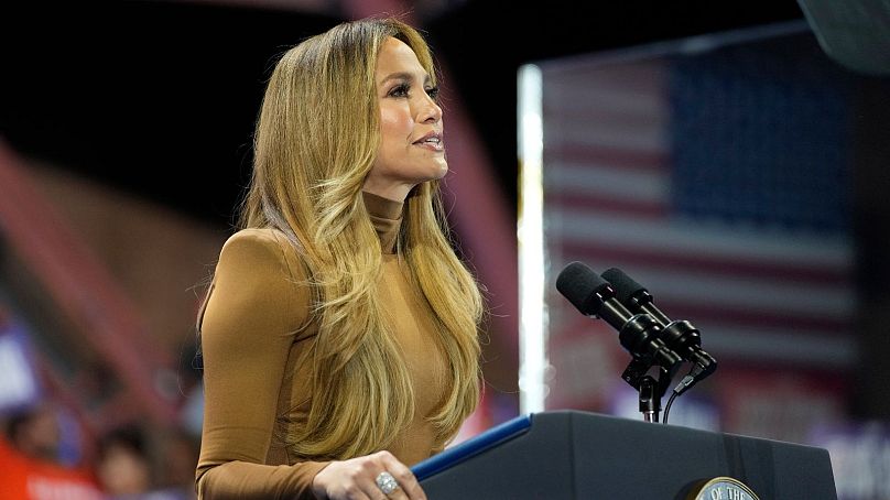 Jennifer Lopez s'exprime lors d'un rassemblement électoral pour Kamala Harris