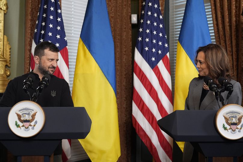 La vice-présidente Kamala Harris rencontre le président ukrainien Volodymyr Zelenskyy, le jeudi 26 septembre 2024.