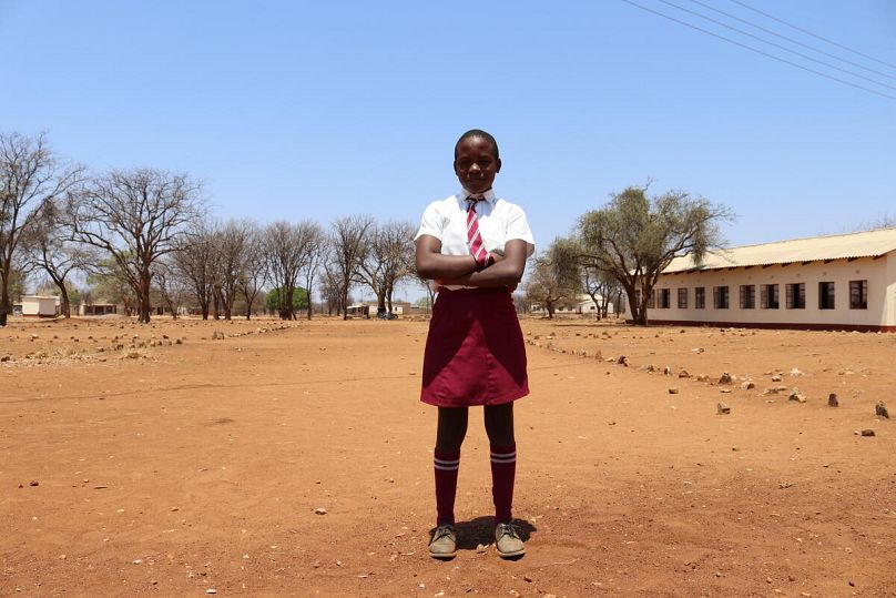 Zinhle, 14 ans, du Zimbabwe, dont la communauté a été durement touchée par ce que l'ONU considère comme la pire sécheresse depuis 100 ans en Afrique australe.