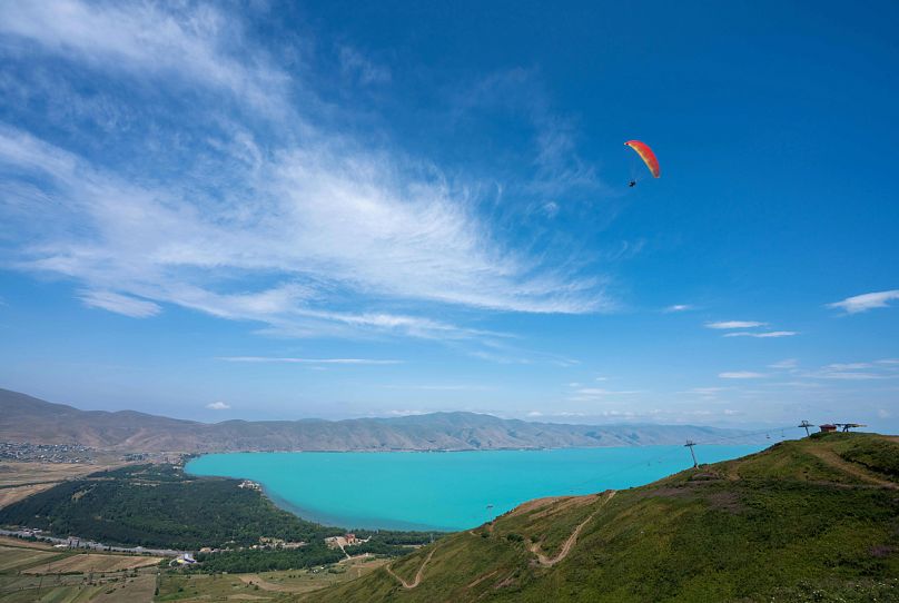 Parapente au lac Sevan, Arménie