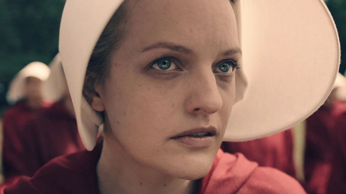 Elisabeth Moss in