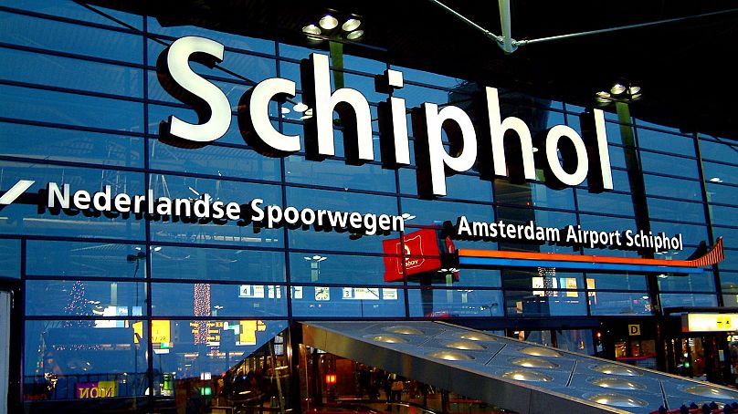 Entrée à l'aéroport d'Amsterdam-Schiphol