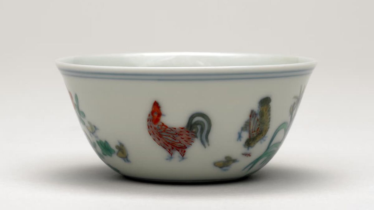 15th-century porcelain “chicken cup”