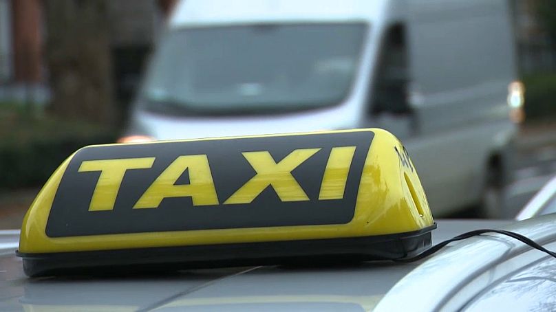 Les chauffeurs de taxi ont manifesté à Bruxelles pour dénoncer les impacts des plateformes de covoiturage sur leurs moyens de subsistance.