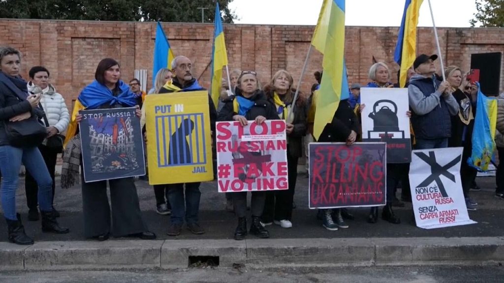 Pro-Ukraine protesters hold a rally in the Italian capital Rome, 17 November, 2024