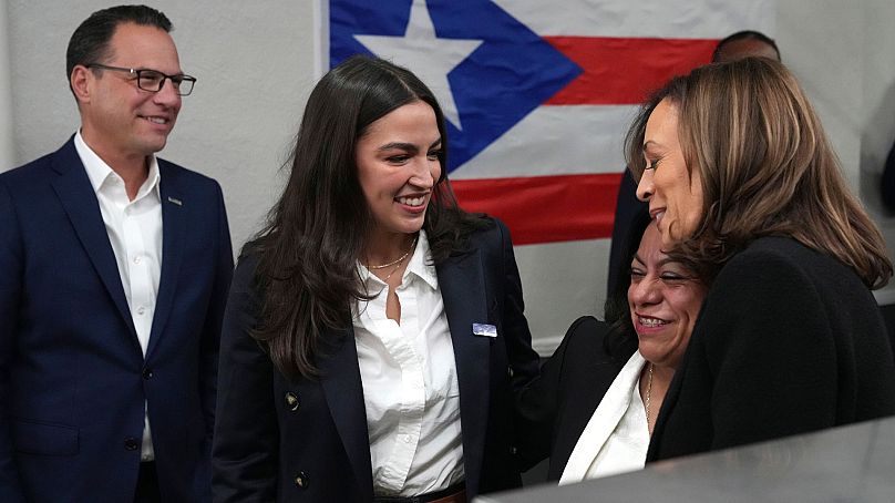 Alexandria Ocasio-Cortez avec Kamala Harris