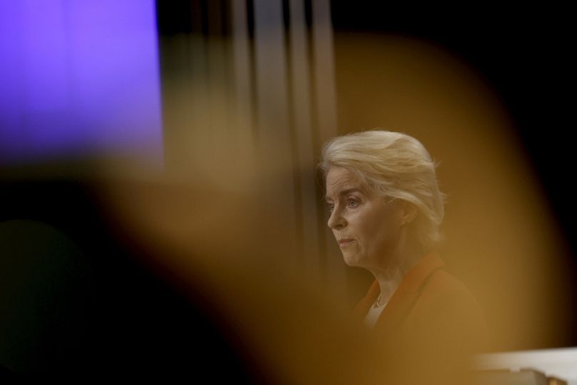 La présidente de la Commission européenne, Ursula von der Leyen, s'exprime lors d'une conférence de presse lors d'un sommet de l'UE à Bruxelles, le 17 octobre 2024.