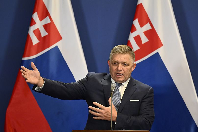 Le Premier ministre slovaque, Robert Fico, s'exprime lors d'une conférence de presse à Budapest, le 16 janvier 2024.