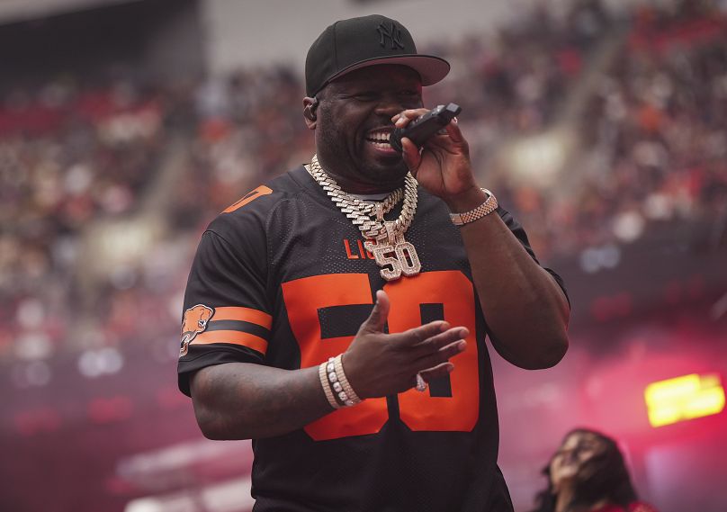 50 Cent joue un match de la Ligue canadienne de football entre les Stampeders de Calgary et les Lions de la Colombie-Britannique le samedi 15 juin 2024 à Vancouver, en Colombie-Britannique.