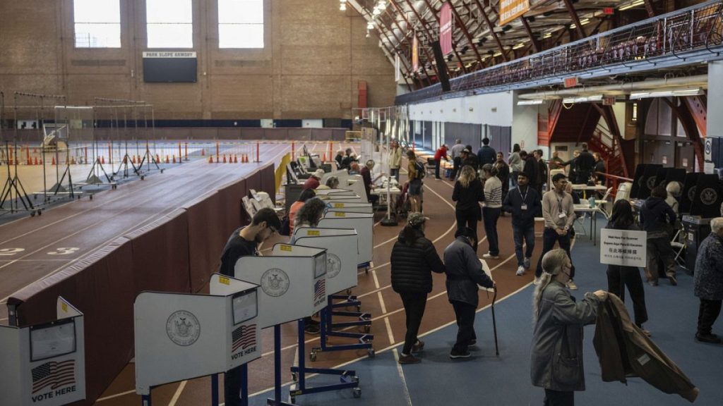 Voters cast their ballots at the Park Slope Armory YCMA in New York on Election Day, Tuesday, Nov. 5, 2024