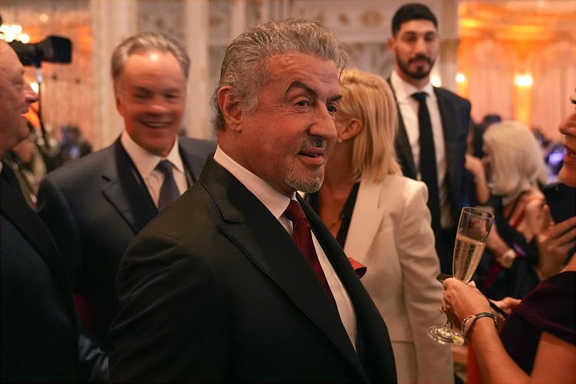 Sylvester Stallone arrive avant que le président élu Donald Trump ne prenne la parole lors d'un gala de l'America First Policy Institute dans son domaine de Mar-a-Lago - 14 novembre 2024