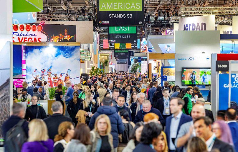 Des destinations du monde entier ont des stands à la conférence pour promouvoir leur pays ou leur région.