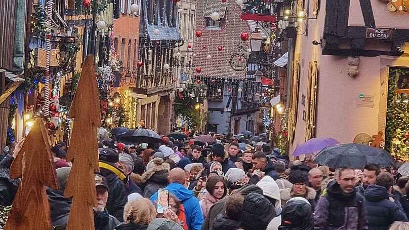 La foule hivernale à Riquewihr