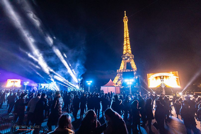 Menorah près de la Tour Eiffel à Paris en 2021