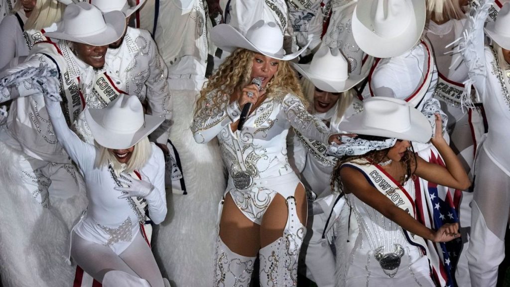 Beyoncé triomphe avec la performance du match de Noël NFL et taquine quelque chose pour janvier 2025