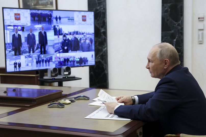 Le président russe Vladimir Poutine s'exprime lors d'une cérémonie de lancement de nouvelles infrastructures aériennes et routières dans diverses régions, le 22 décembre 2024.