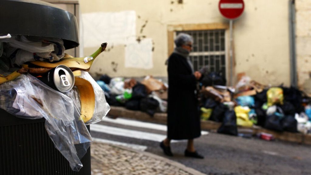 The strike should also leave visible effects on the streets after New Year