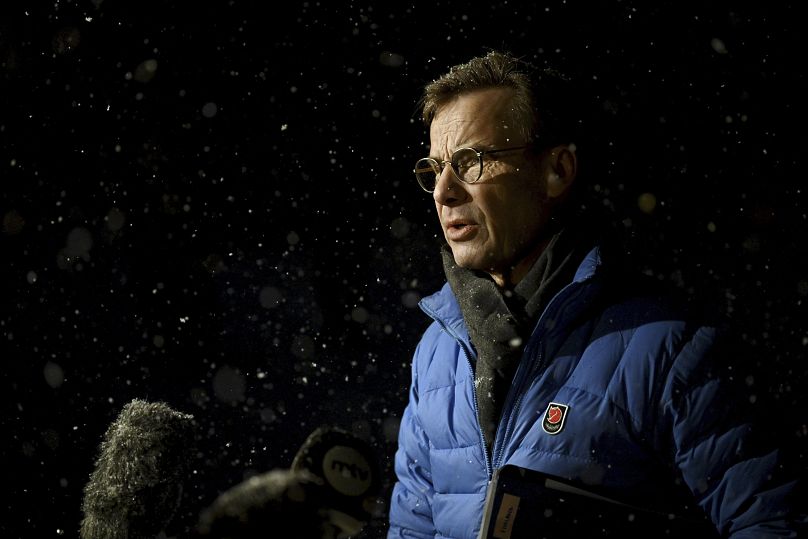 Le Premier ministre suédois Ulf Kristersson s'adresse à la presse avant le sommet Nord-Sud à Saariselka, en Finlande.