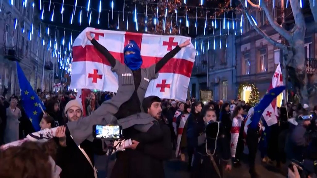 People protesting in Tbilisi, Georgia demanding political changes, 25/12/2024.