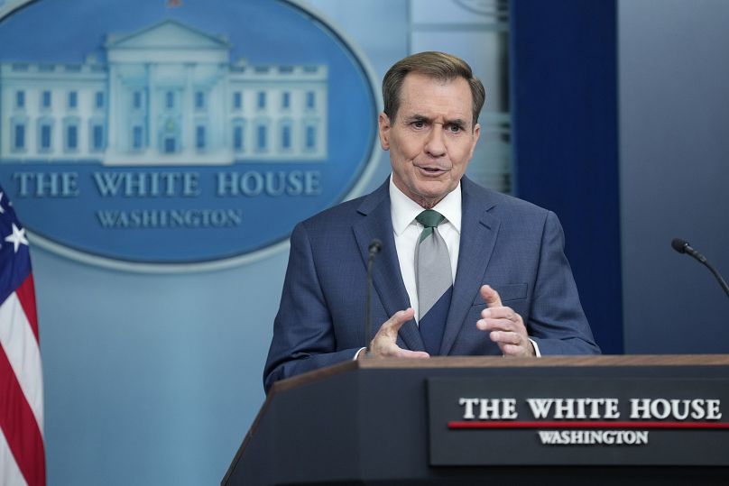 Le porte-parole de la sécurité nationale de la Maison Blanche, John Kirby, s'exprime lors du briefing quotidien à la Maison Blanche à Washington, le 12 décembre 2024.