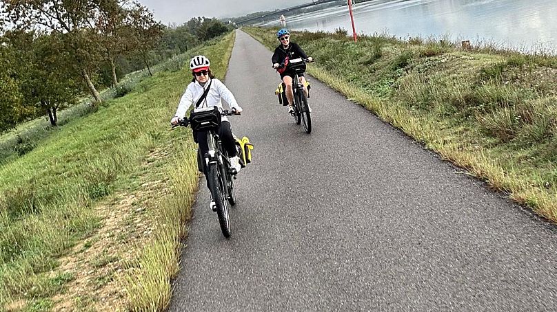 La piste cyclable ViaRhôna est en grande partie plate