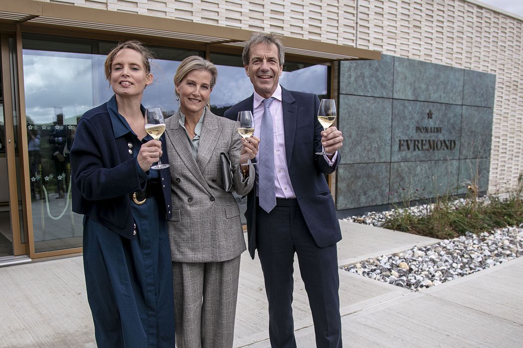 Patrick et India McGrath avec SAR la duchesse d'Édimbourg lors de l'ouverture officielle