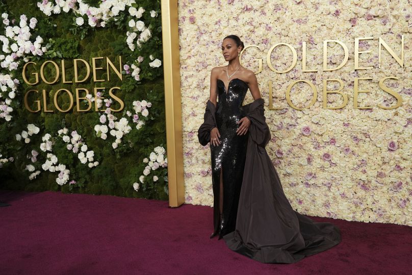 Zoe Saldana est sortie dans une robe bustier à paillettes marron chocolat.