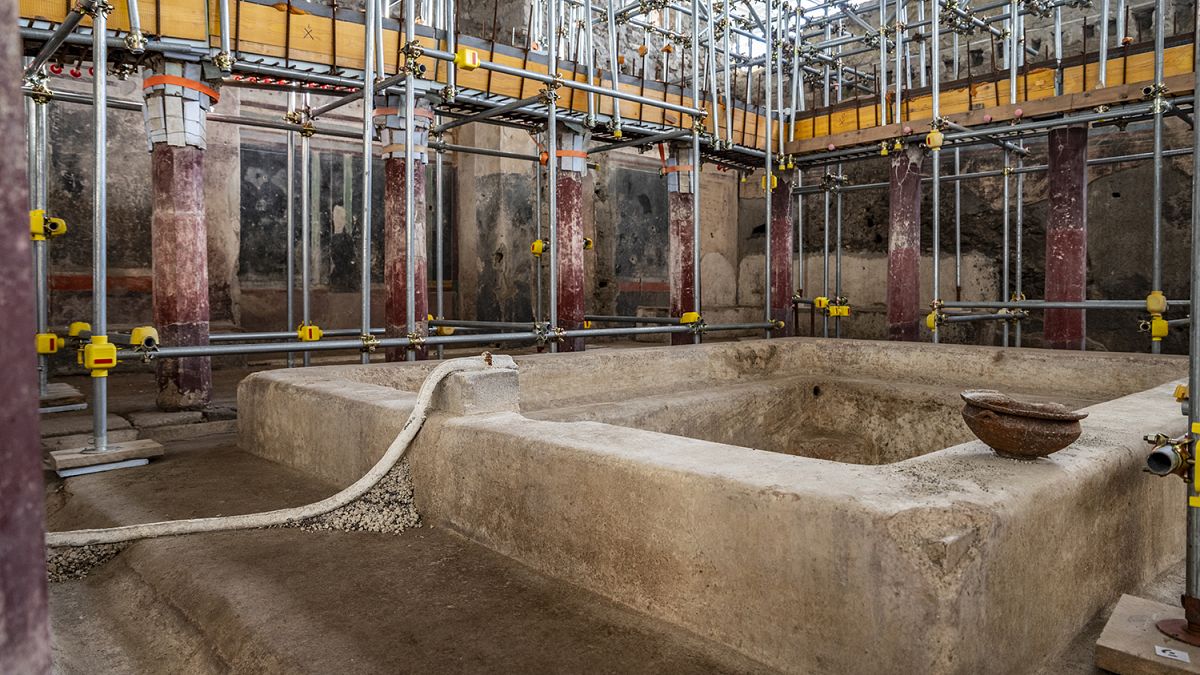 Peristyle of the Frigidarium, Region IX