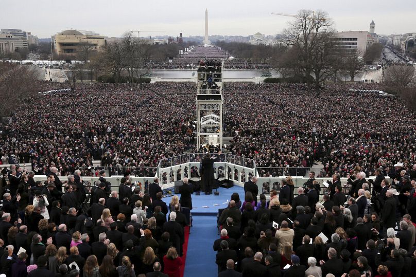 Barack Obama prononce son discours inaugural sur la façade ouest du Capitole à Washington, le lundi 21 janvier 2013.