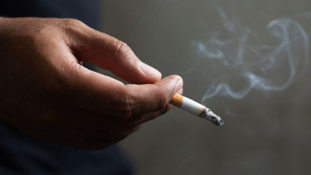 The price of a cigarette: 20 minutes of life?