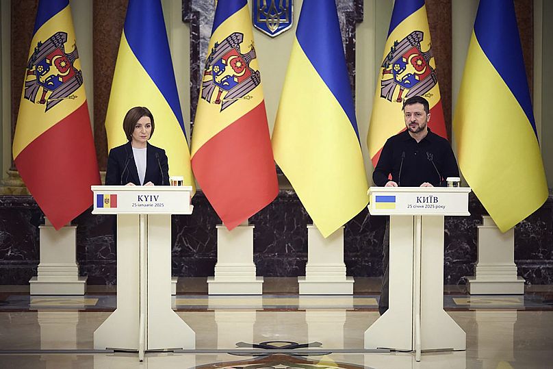 Volodymyr Zelenskyy et Maia Sandu parlent lors d'une conférence de presse à Kyiv, 25 janvier 2025