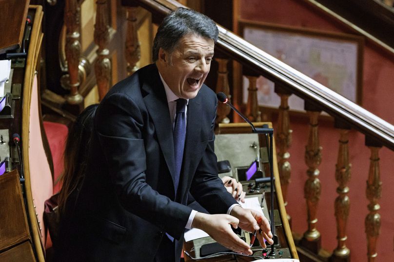 L'ancien Premier ministre Matteo Renzi fait une remarque lors de la comparution du ministre de la Justice Carlo Nordio au Sénat pour un rapport sur l'administration de la justice, Rome, 22 janvier 2025