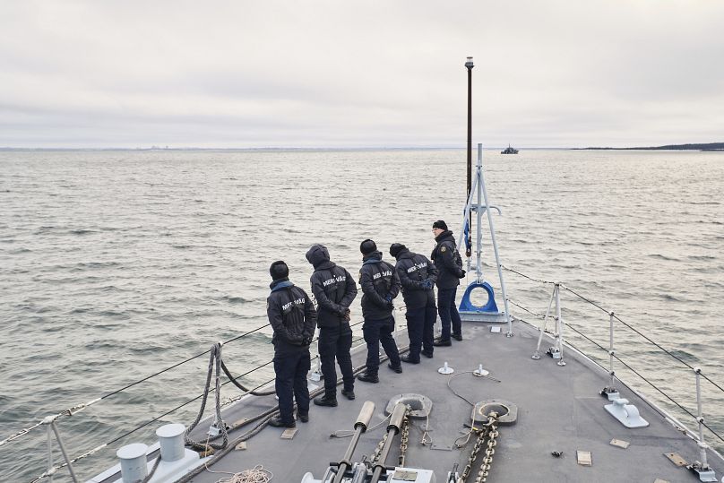 Un navire de la marine estonienne navigue dans la mer Baltique dans le cadre des patrouilles de l'OTAN, le 9 janvier 2025.