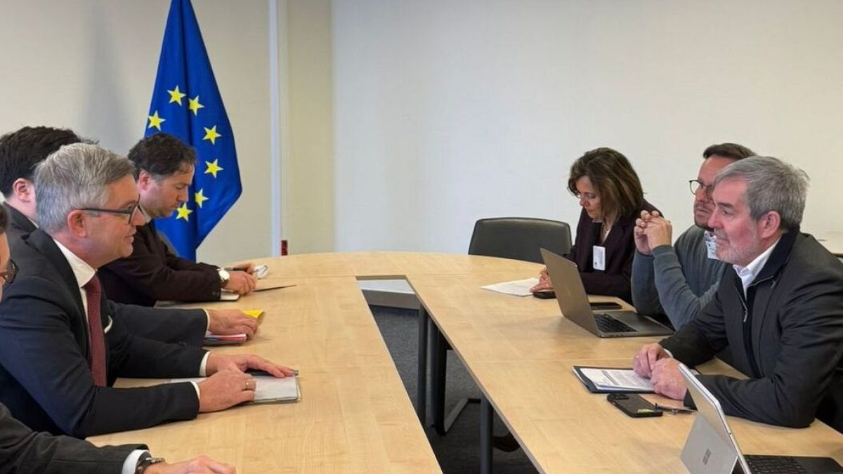 Fernando Clavijo with EU Commissioner for Home Affairs Magnus Brunner in Strasbourg