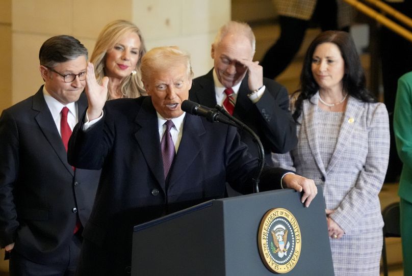 Le président Donald Trump s'exprime depuis l'Emancipation Hall après la 60e investiture présidentielle, le lundi 20 janvier 2025, au Capitole des États-Unis à Washington.